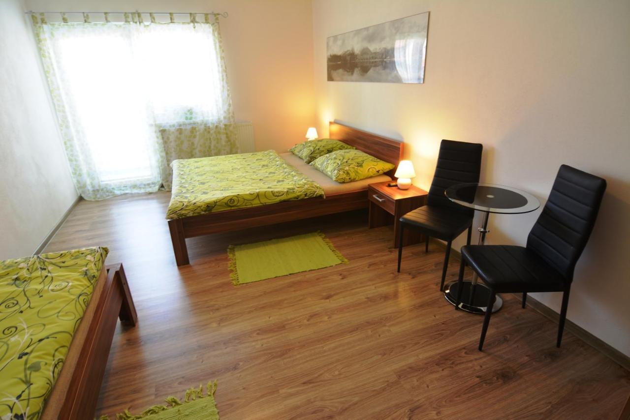 Villa Gold Nova Lesna Room photo
